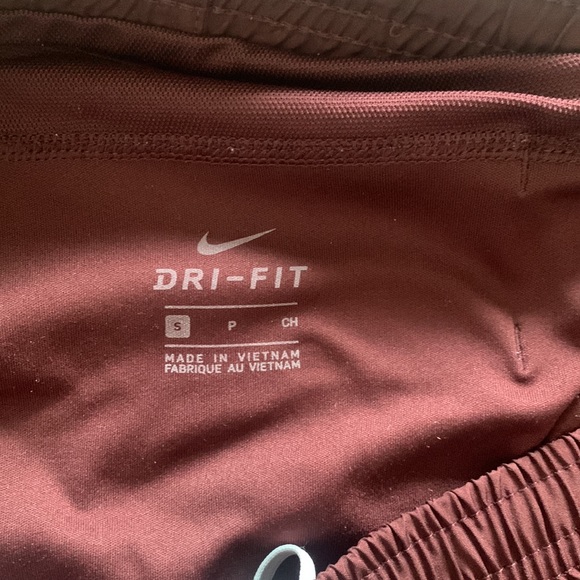 Nike Running Shorts - Picture 4 of 4